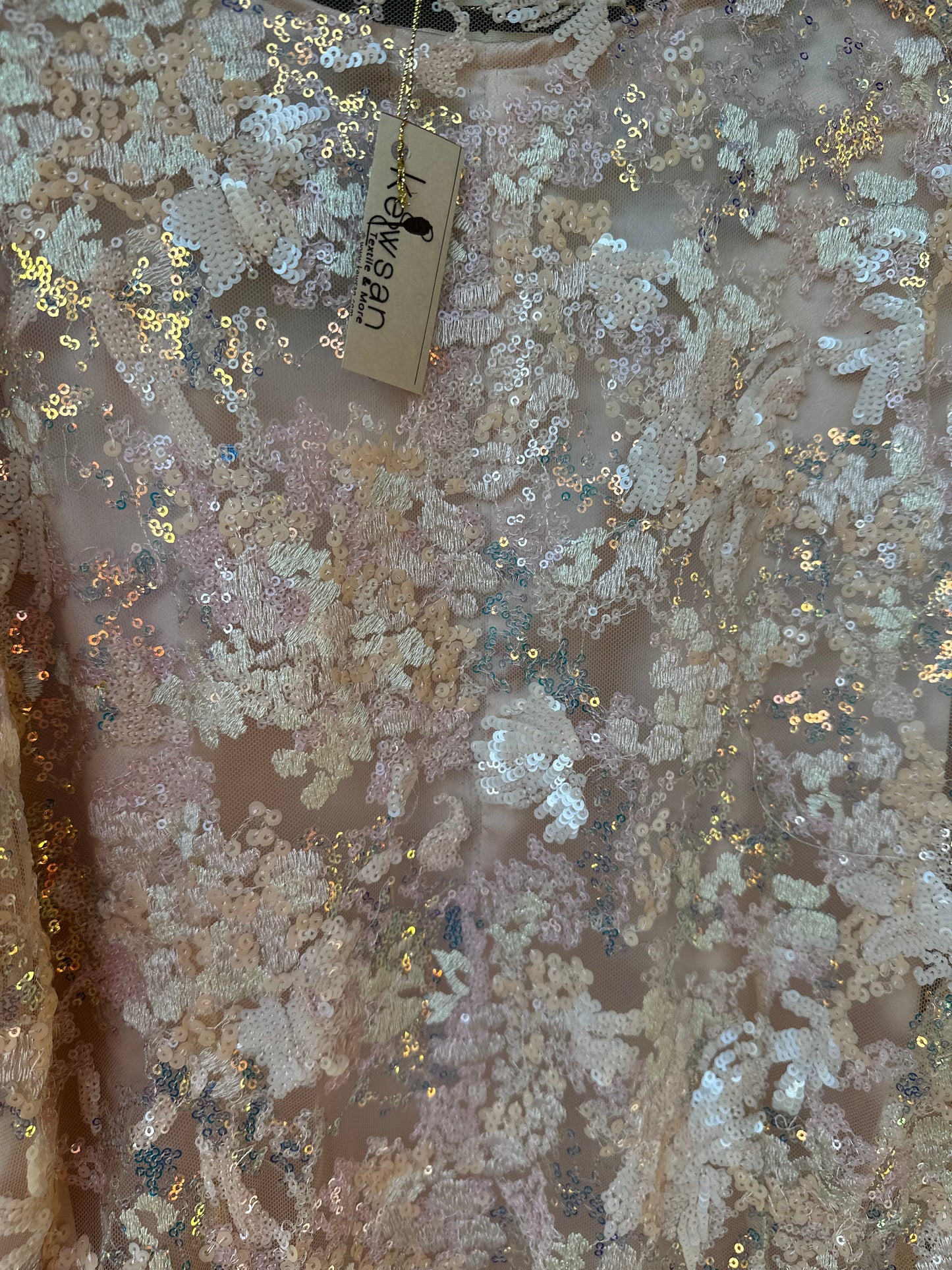 Kale – Leichtes kurdisches Sommerkleid in Roségold & Weiß | Traditionelles 3-teiliges Outfit