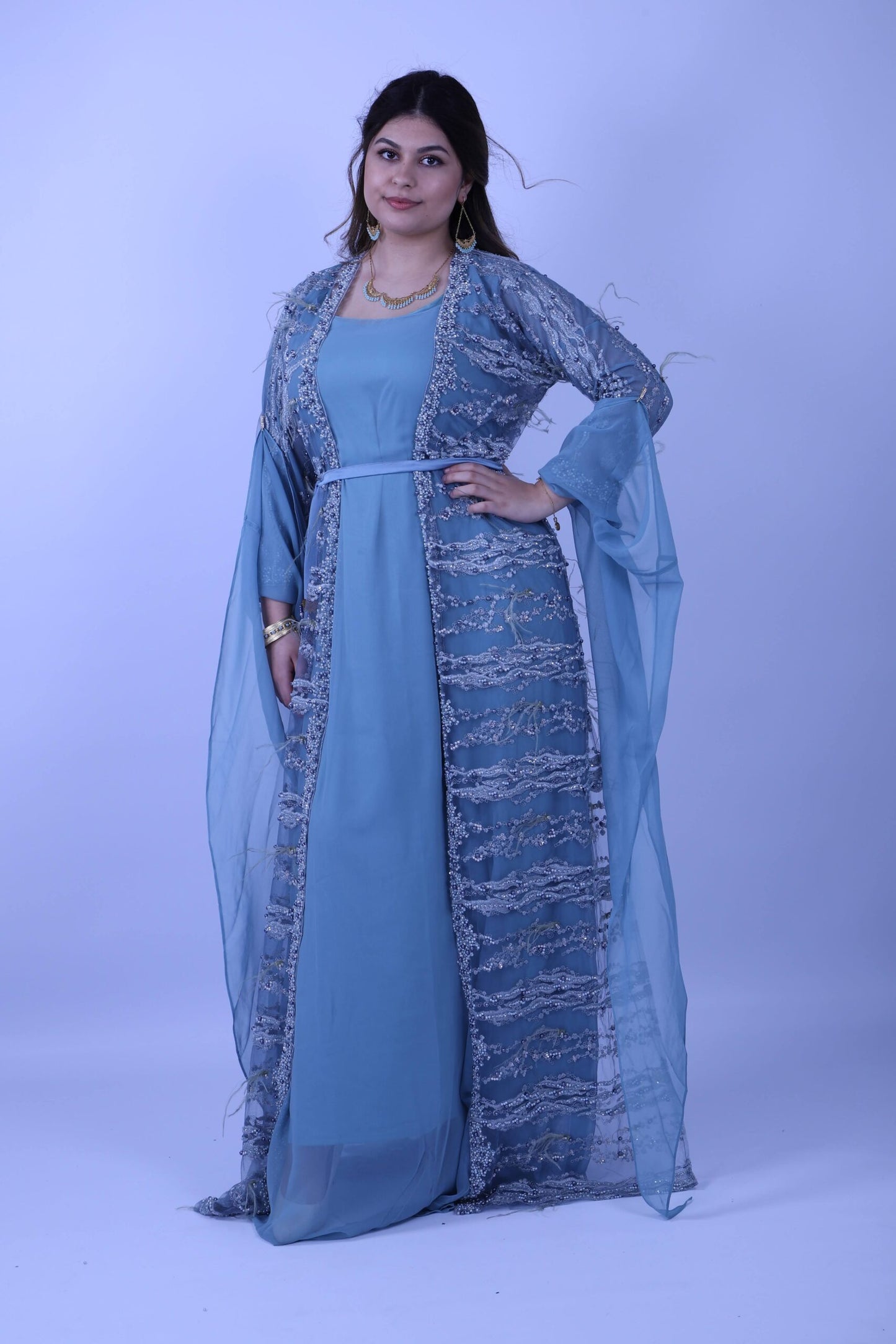 Blue Kurdish Hand beads with Pearls and FeathersKewsan textile and more Kurdish women, Kurdish clothes, Kurdische kleider