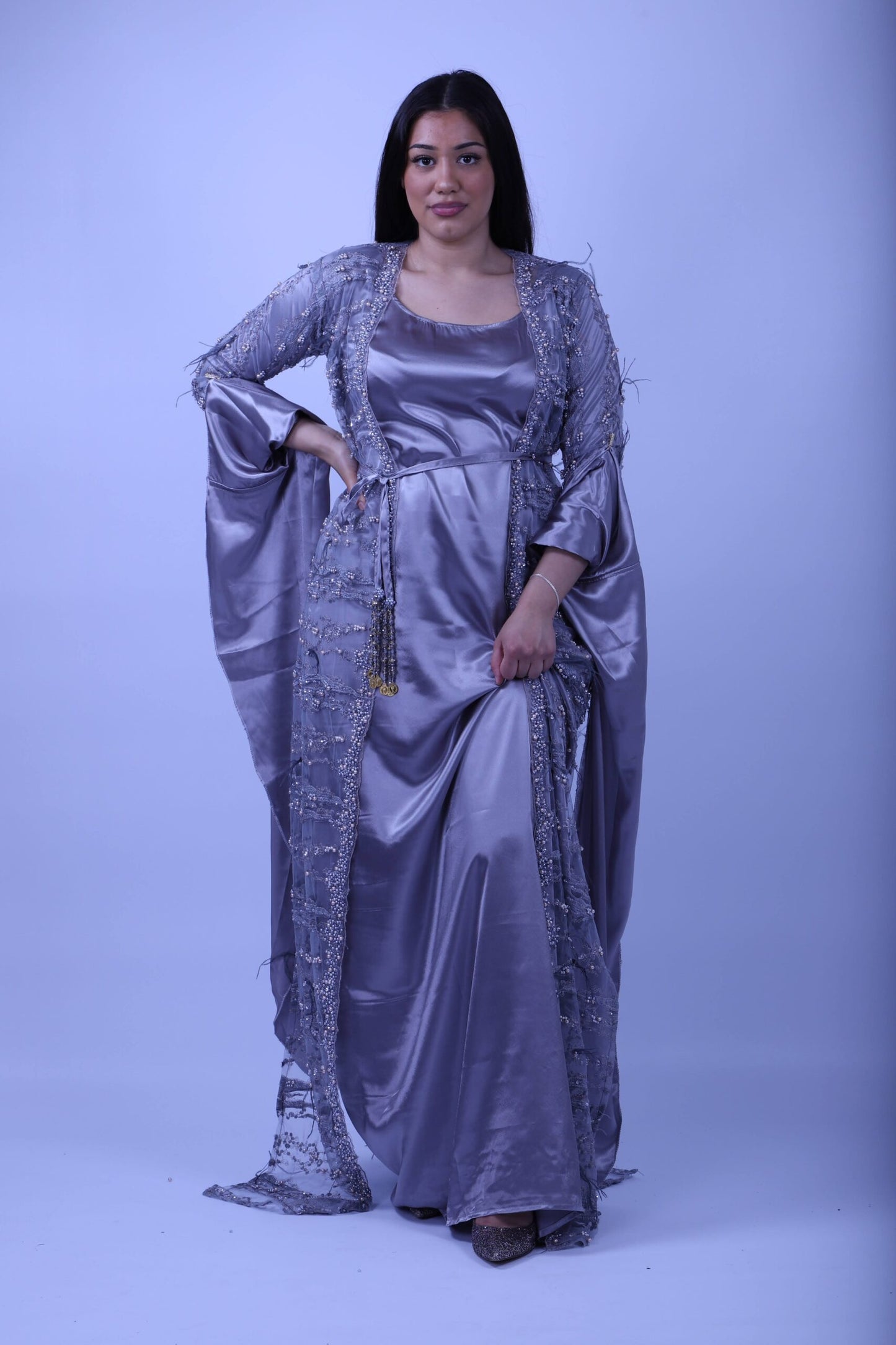Grey Silver Kurdish set with Pearls and FeathersKewsan textile and more Kurdish women, Kurdish clothes, Kurdische kleider