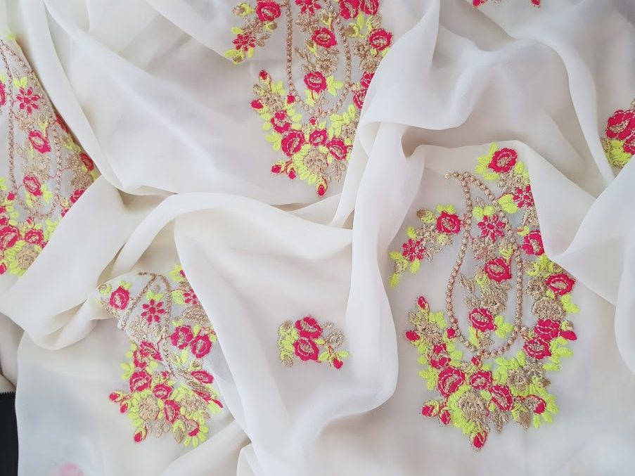 Mango design embroidery(meter)Kewsan textile and more Kurdish women, Kurdish clothes, Kurdische kleider