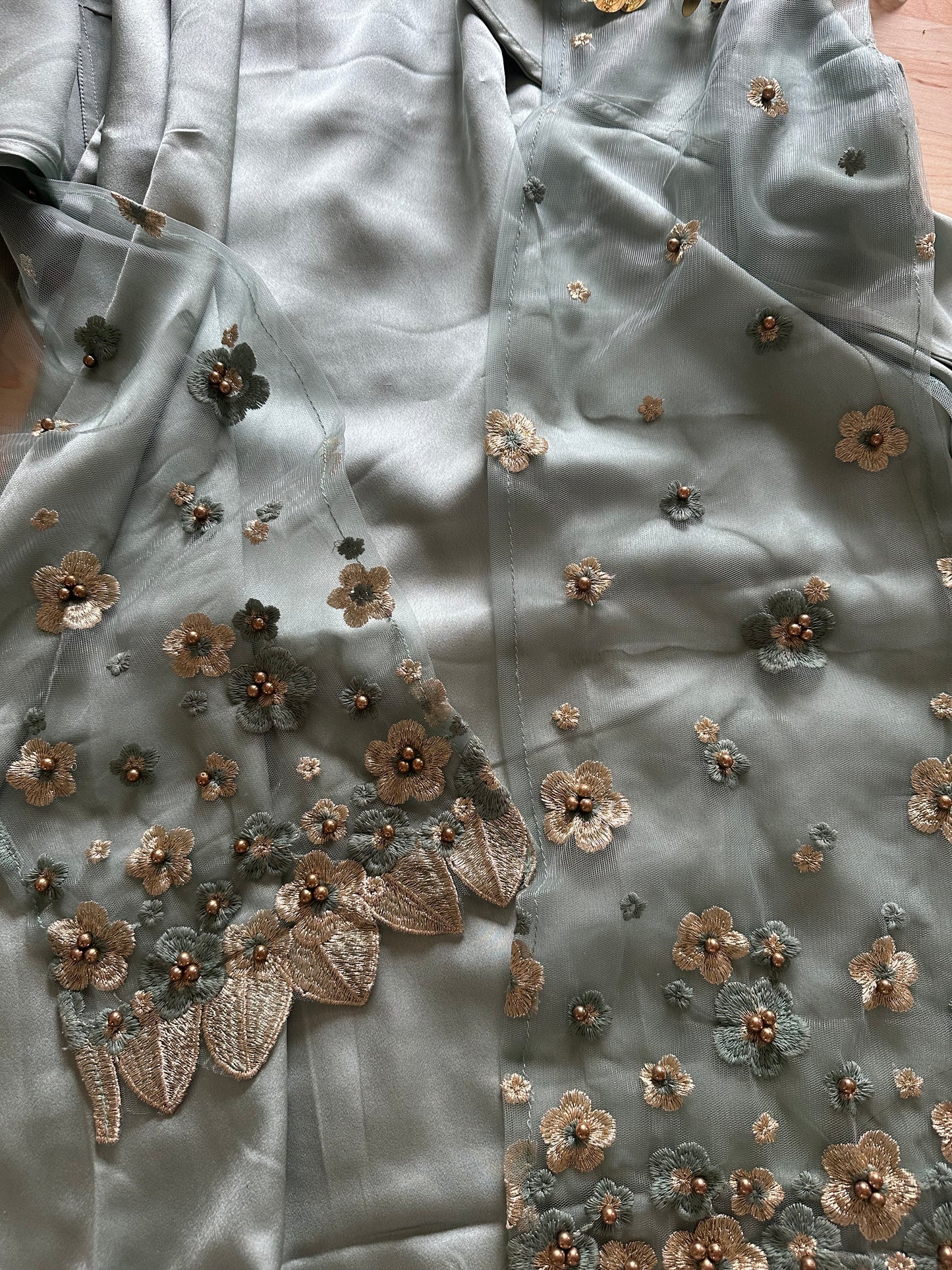 Dilan Green  3 items