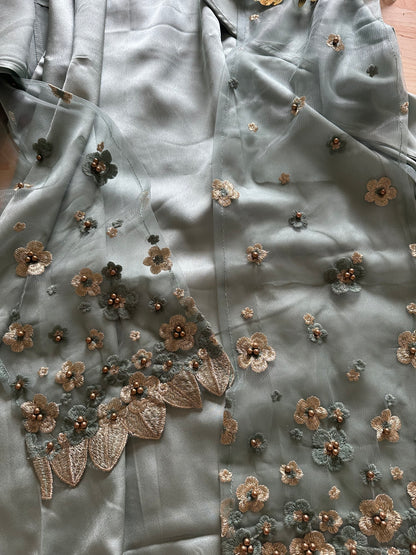 Dilan Green  3 items