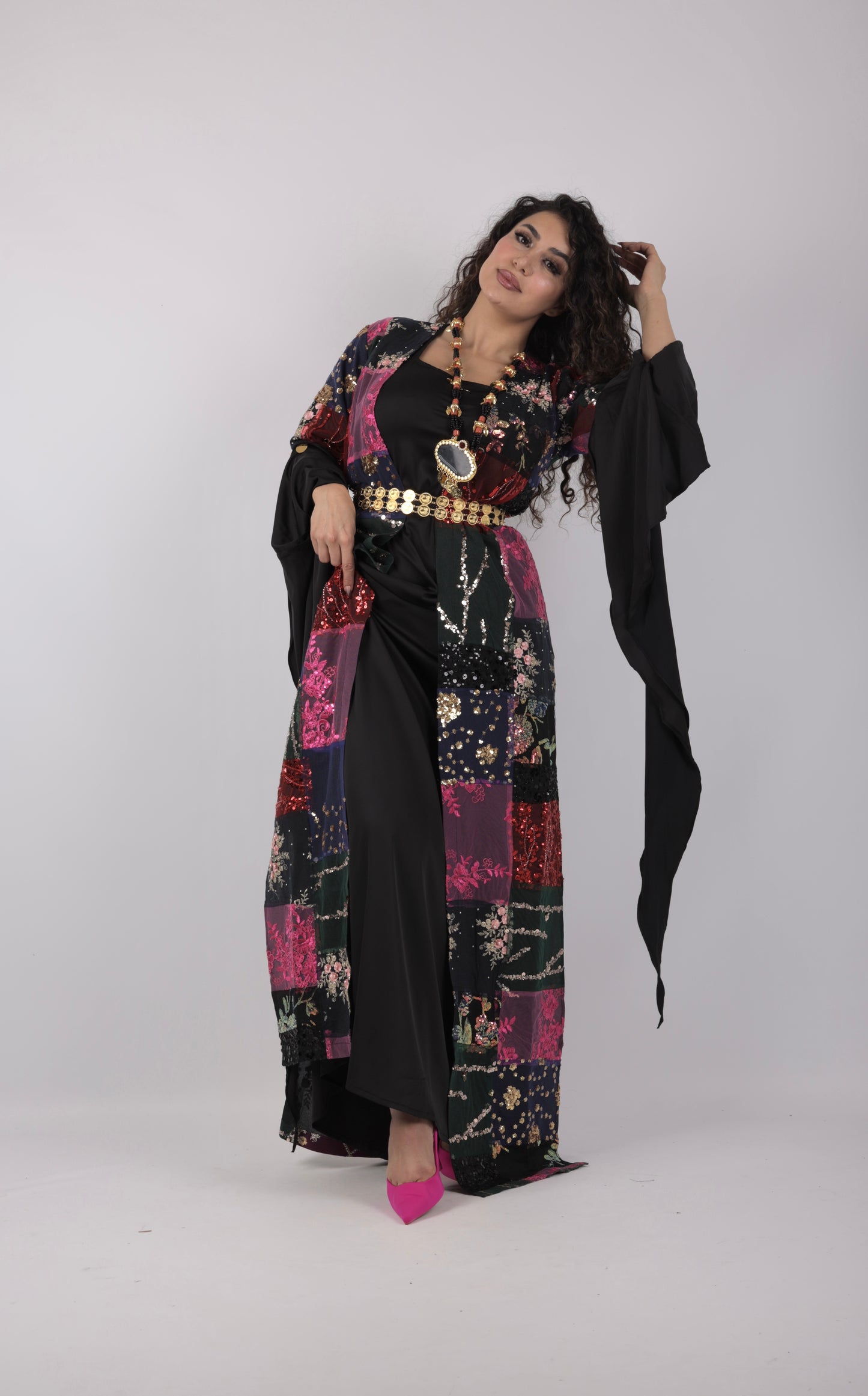 Jwan – Exclusive Kurdish Eco Set

Handcrafted • Sustainable • Meaningful

3 items and includes Belt and Arm pins as gift