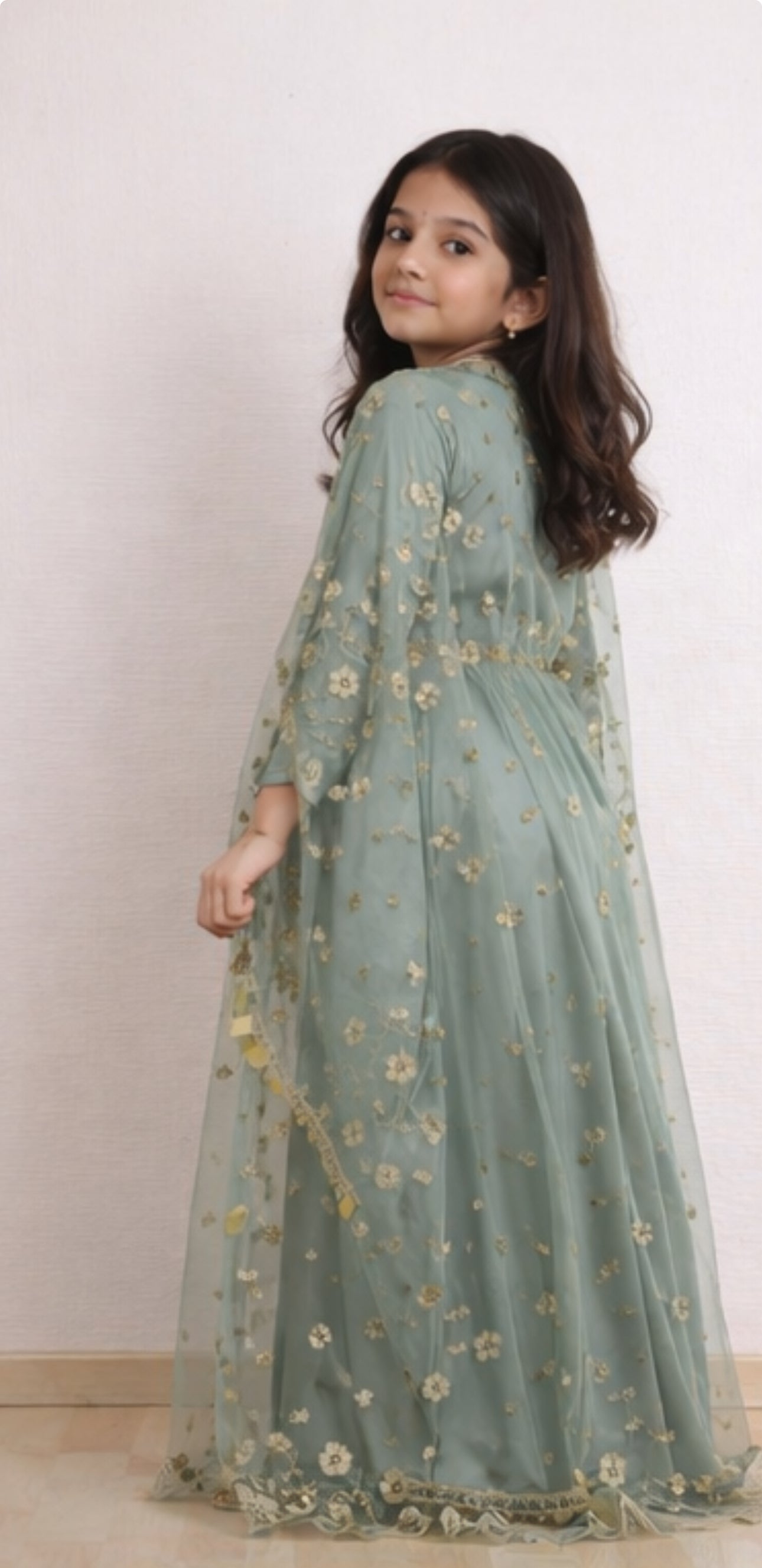 Dilan Green  3 items