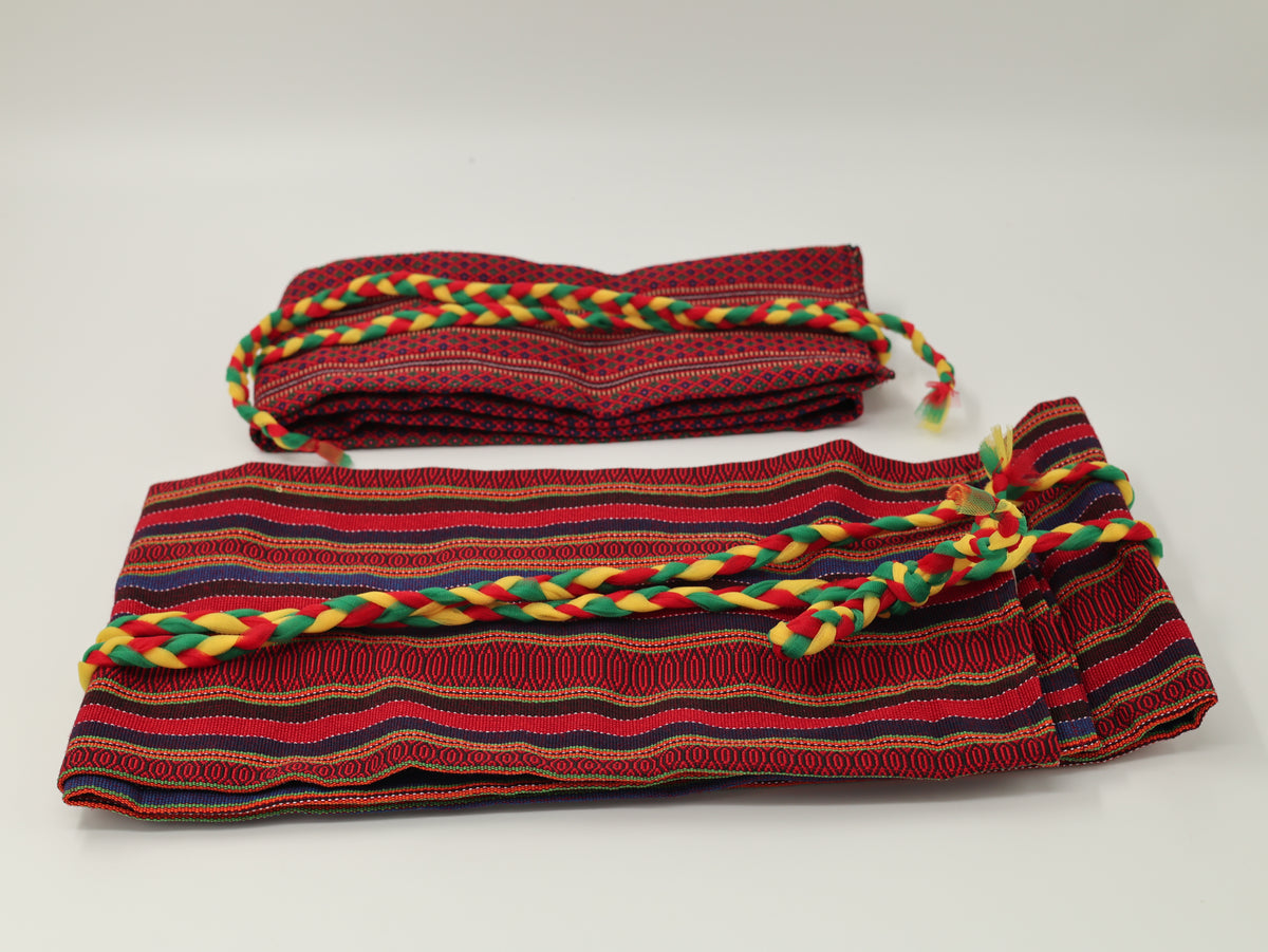 Kurdish Ŝal Kurdi pêshten  Kur + Bab ( 2 belts)