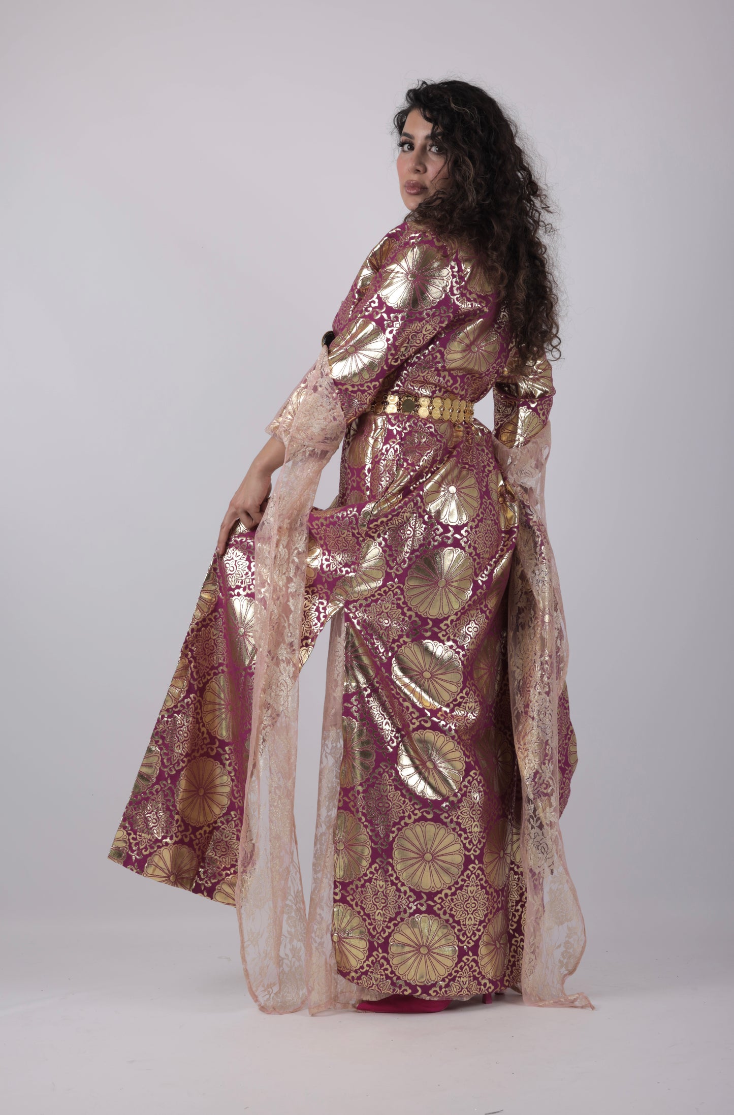 🩷 Hafse Xan – 5-Piece Kurdish Pink Dress Set (Golden, Maroon Off-White)