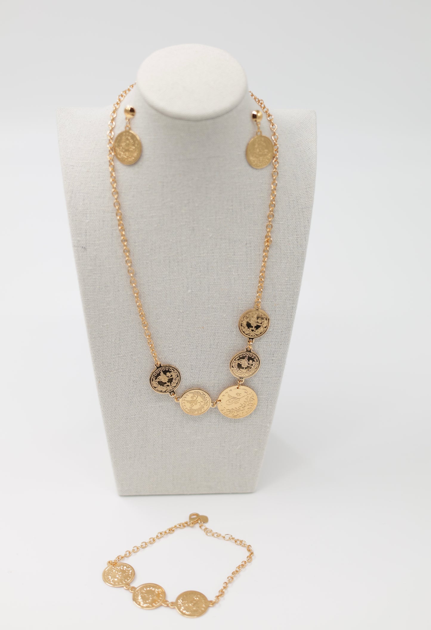 Necklace earrings and bracelet