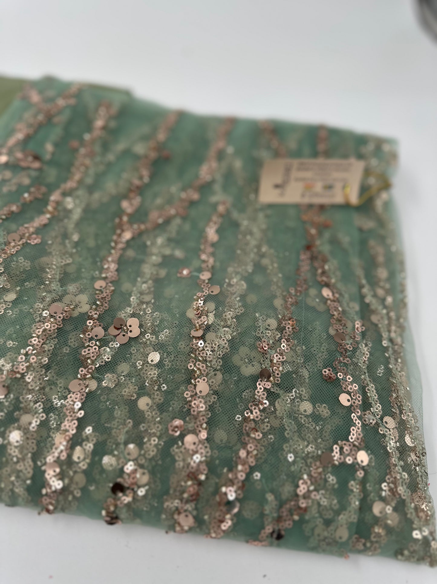 Elegantes grünes kurdisches Kleid Gold für Hochzeiten Newroz