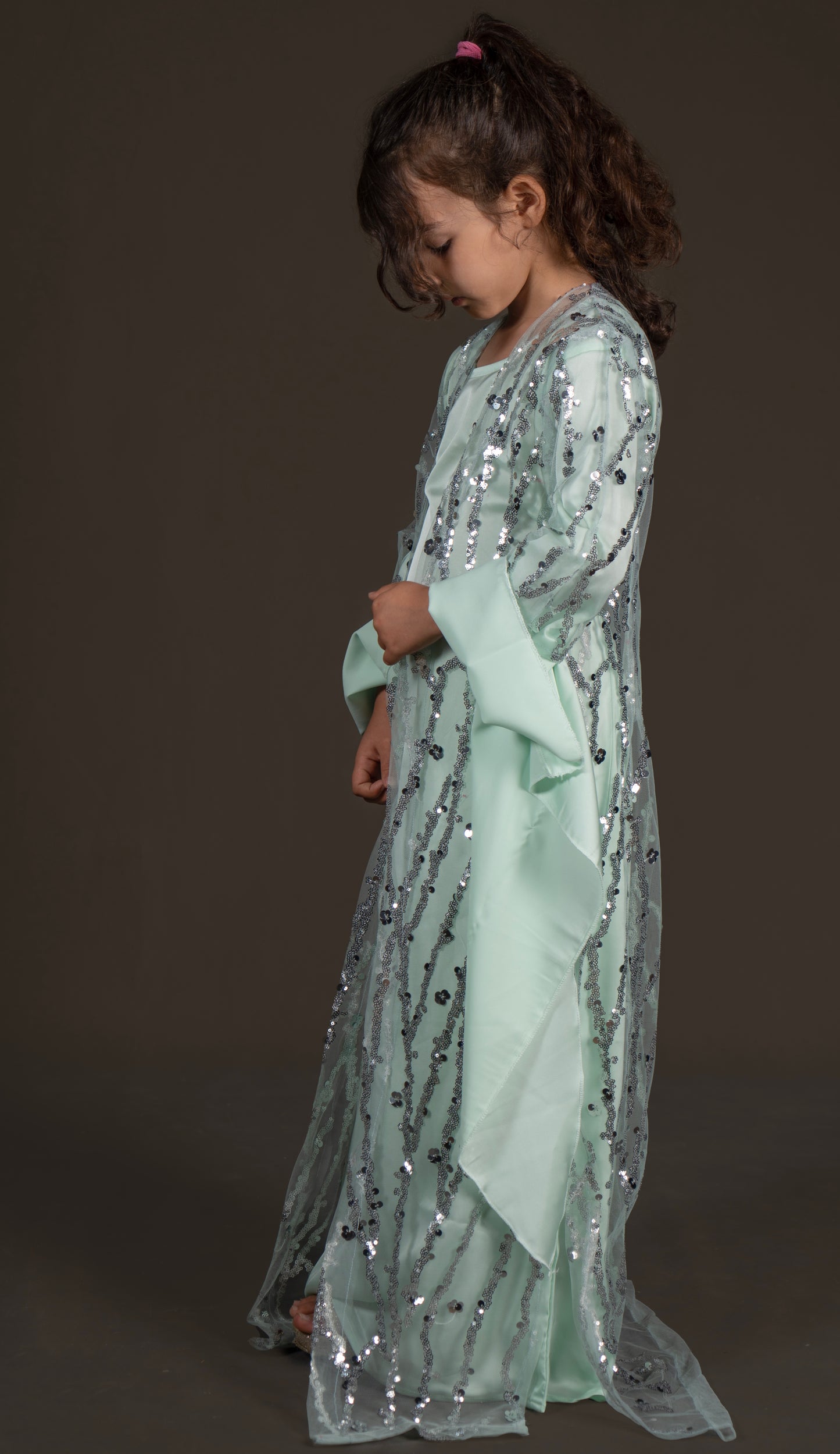 Mardin Collection – Elegant Light Green Kurdish Dress for Girls (7-12 Years) with Silver Sequin Embroidery