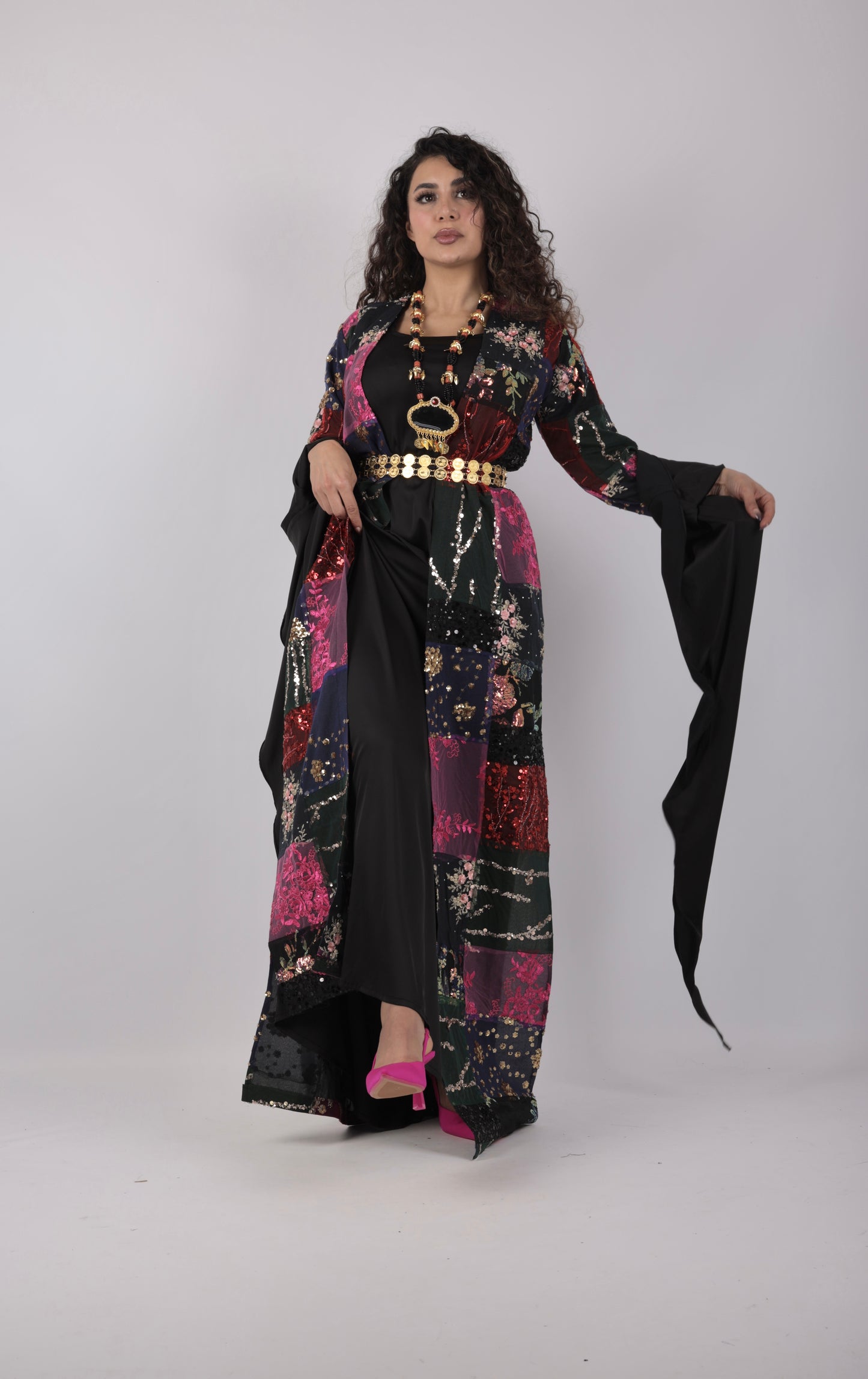 Jwan – Exclusive Kurdish Eco Set

Handcrafted • Sustainable • Meaningful

3 items and includes Belt and Arm pins as gift