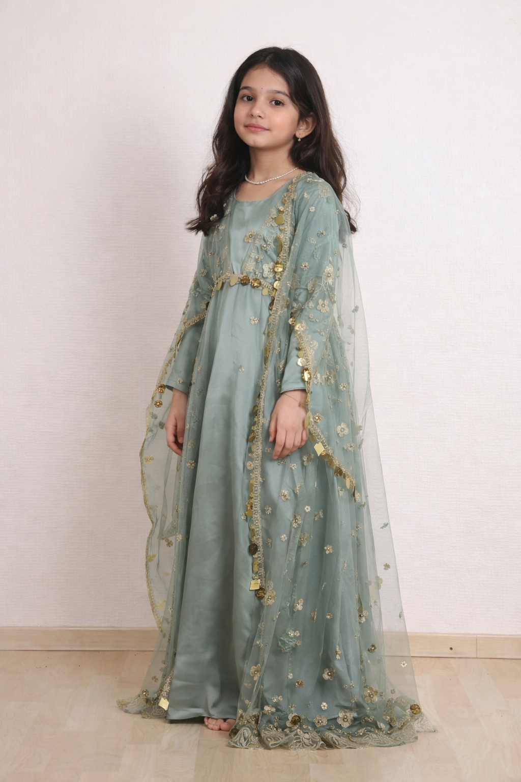 Dilan Green  3 items