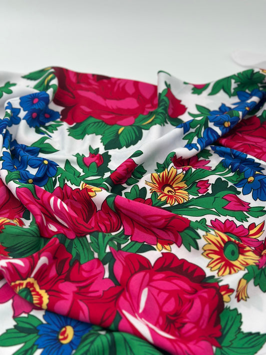 Weißer kurdischer Schal – Pure Eleganz &amp; kulturelle Bedeutung 140*140 cm