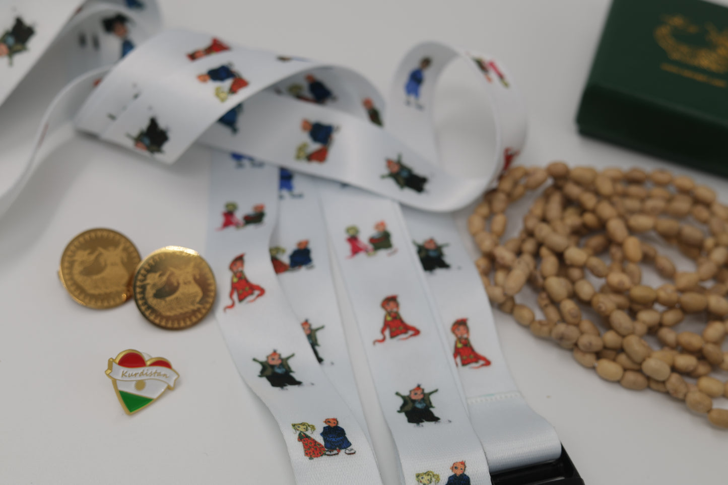 4 Kurdish accessories