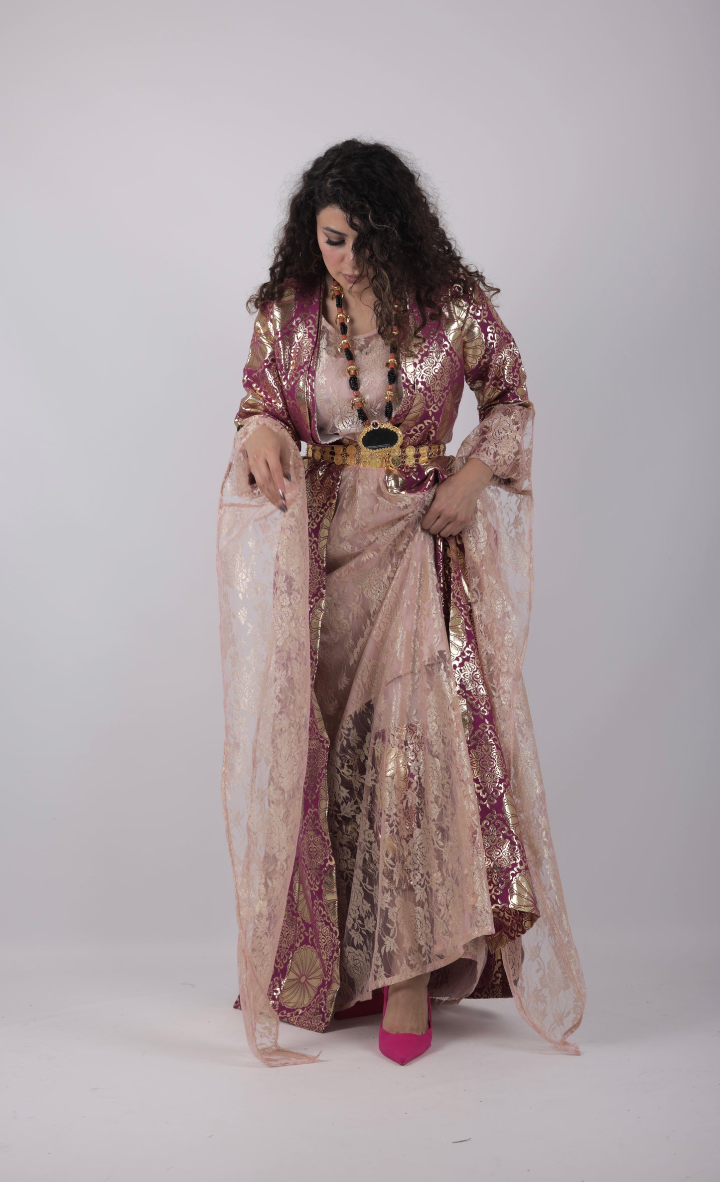 🩷 Hafse Xan – 5-Piece Kurdish Pink Dress Set (Golden, Maroon Off-White)