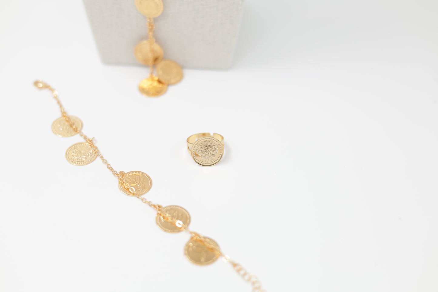 Floral Coin Jewelry Set – Gold Plated