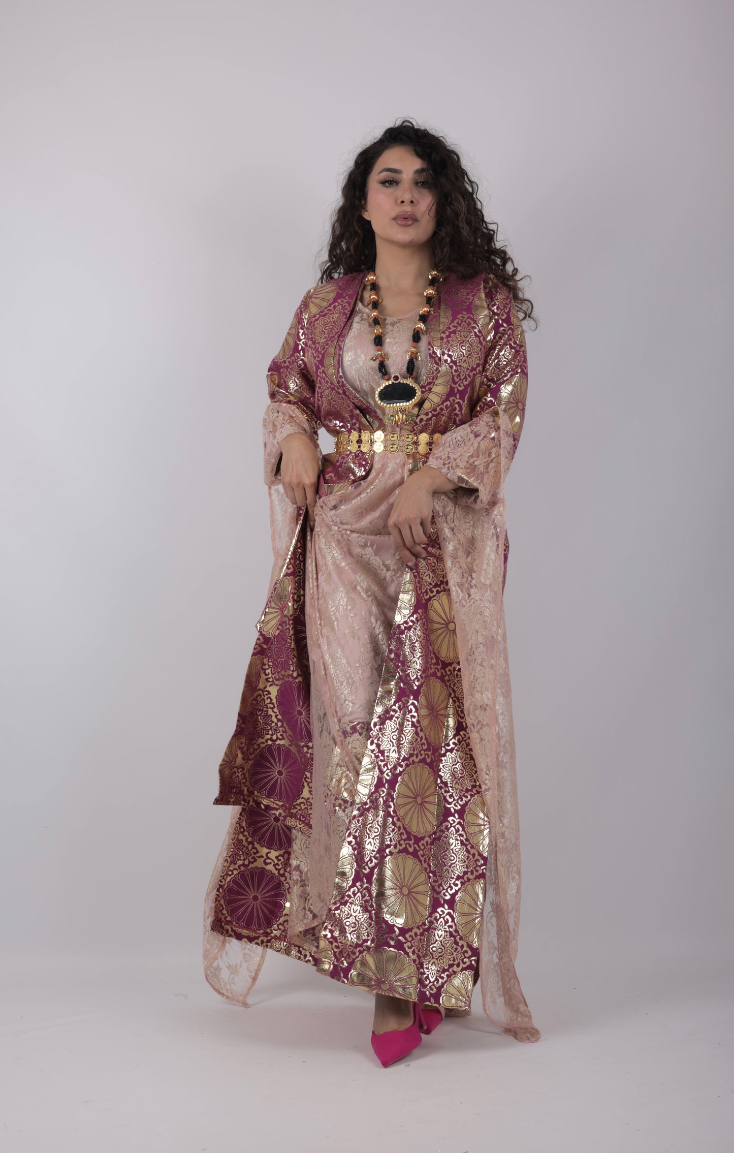 🩷 Hafse Xan – 5-Piece Kurdish Pink Dress Set (Golden, Maroon Off-White)