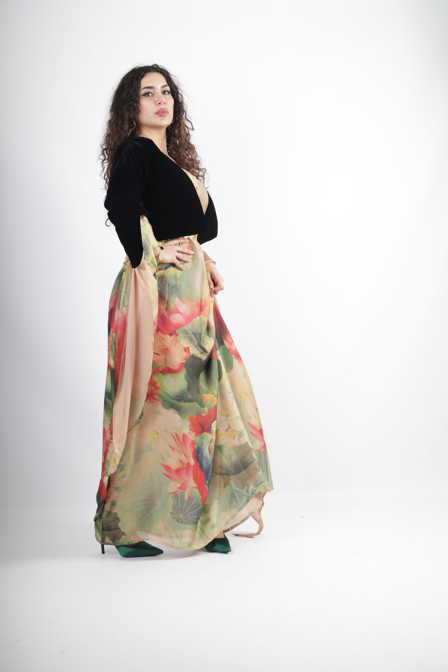 Shox Kurdish Deess with Kolwane 4 items