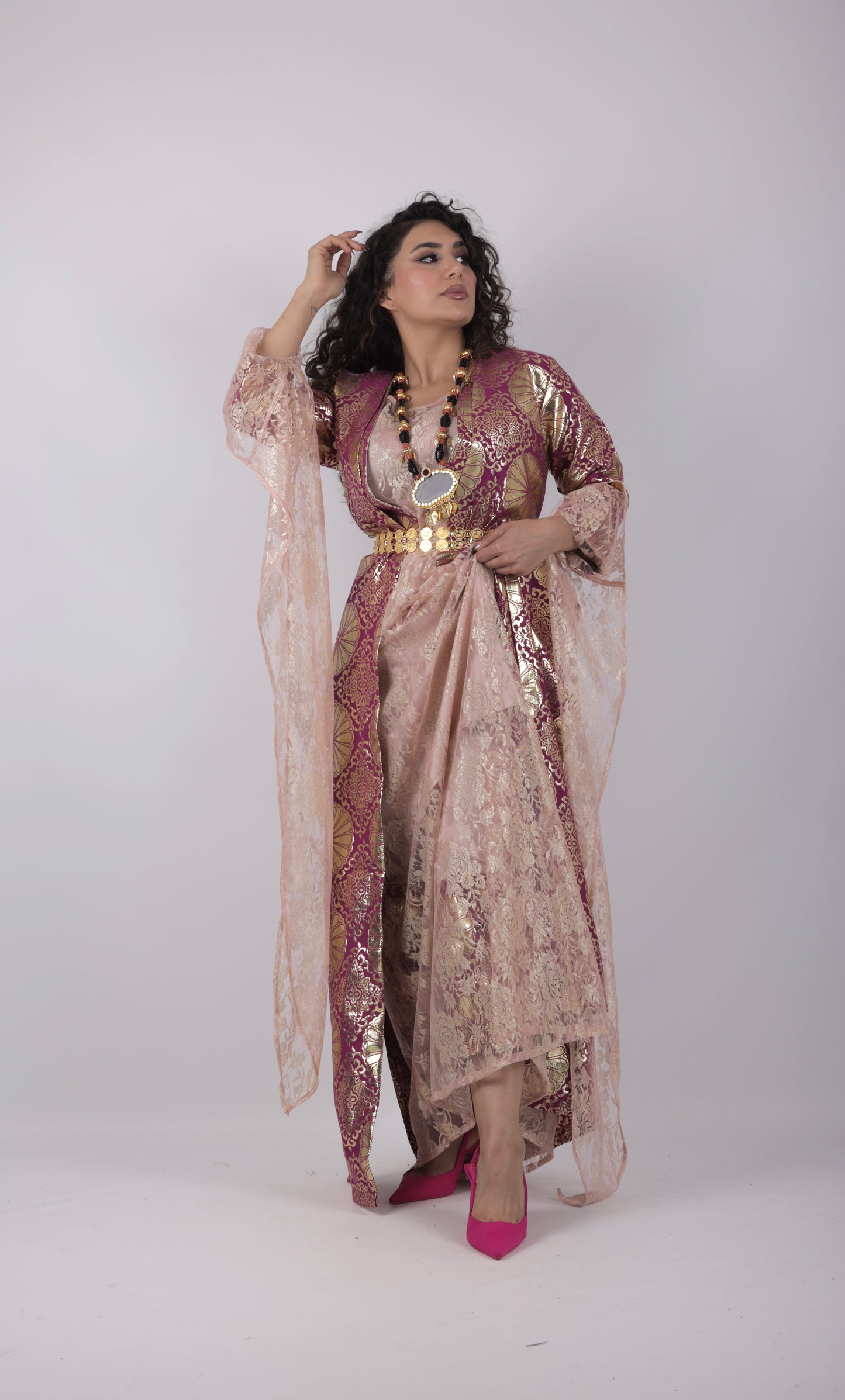 🩷 Hafse Xan – 5-Piece Kurdish Pink Dress Set (Golden, Maroon Off-White)