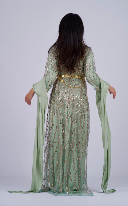 Elegant Green Kurdish Dress with Gold Embroidery – Perfect for Weddings & Newroz