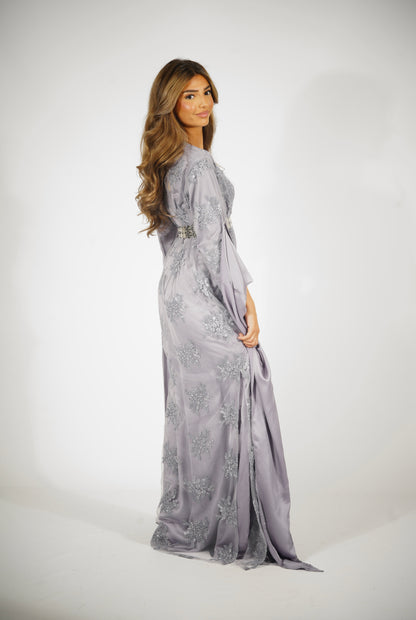 💜 Sakar – 2-Piece Kurdish Dress in Lavender-Grey | Modern, Soft & Graceful