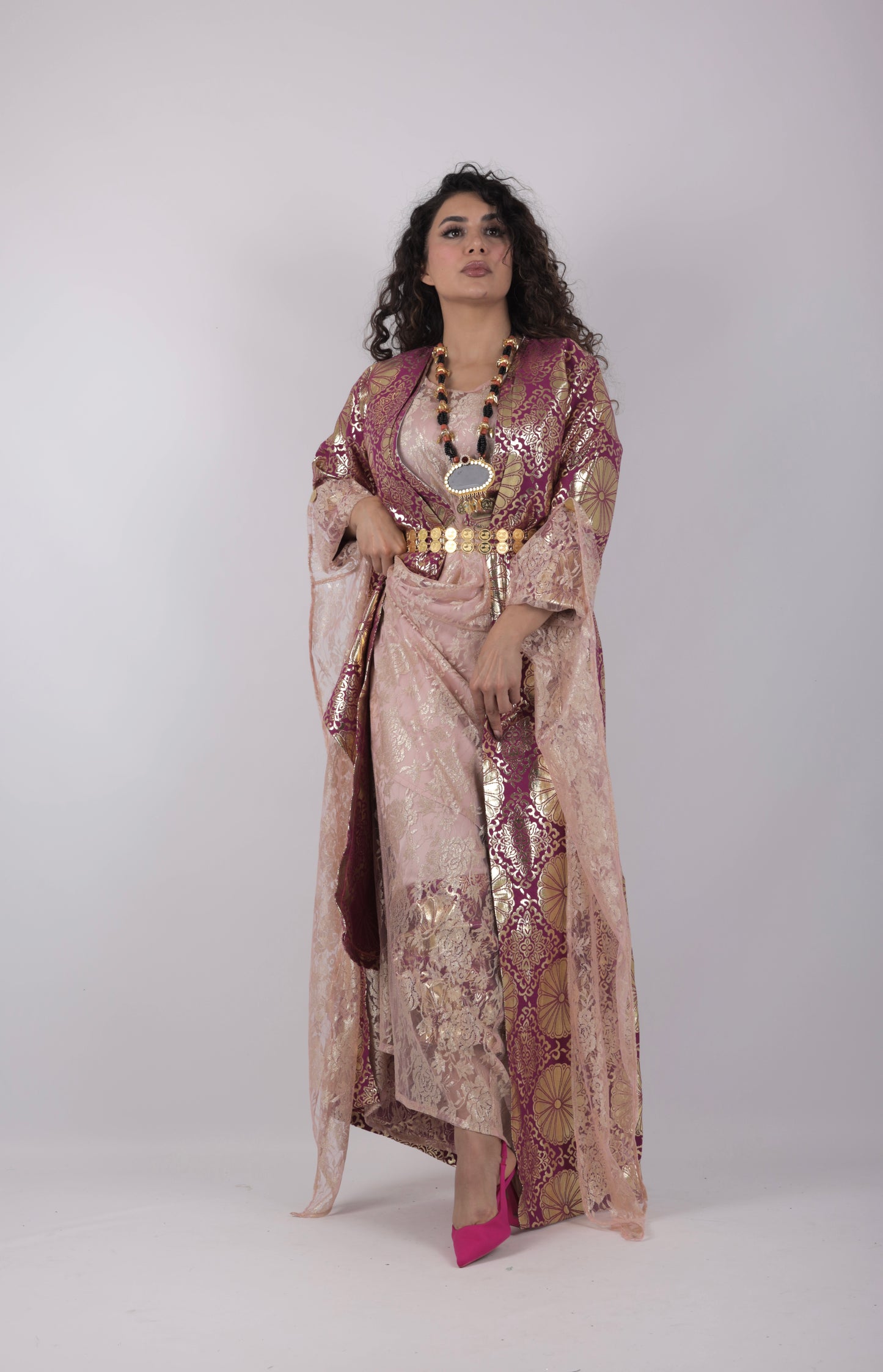 🩷 Hafse Xan – 5-Piece Kurdish Pink Dress Set (Golden, Maroon Off-White)