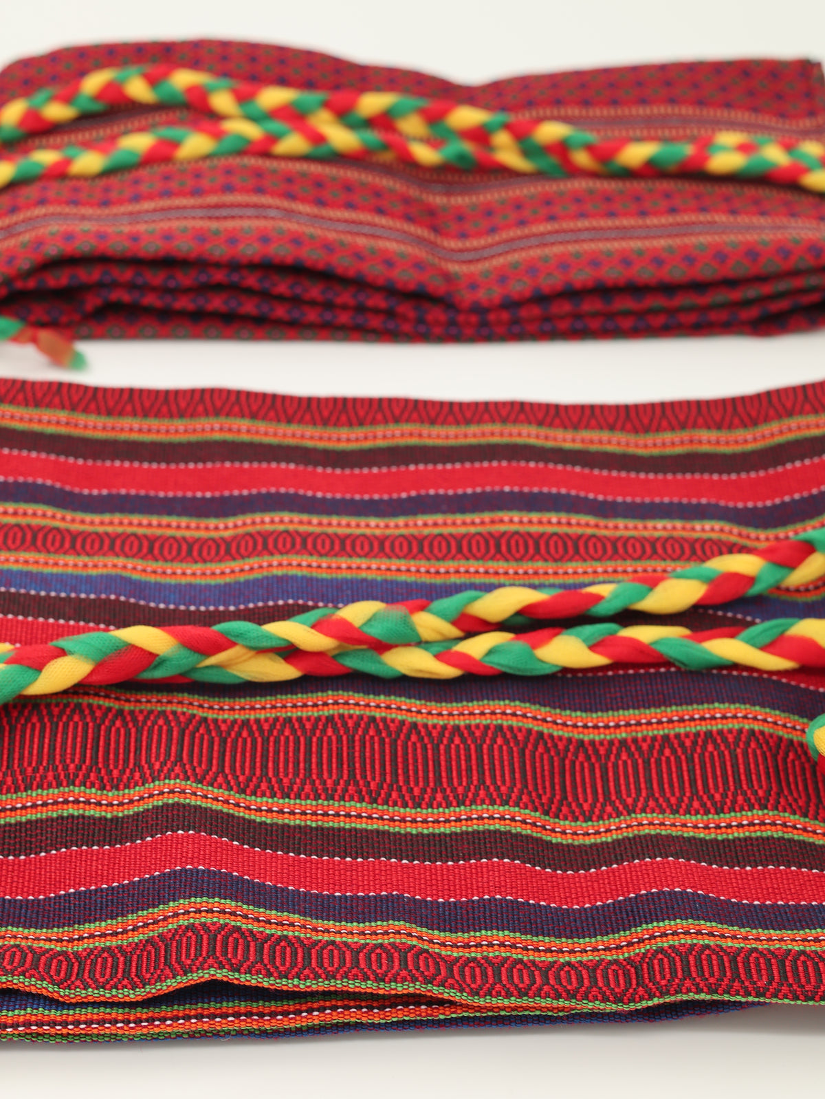 Kurdish Ŝal Kurdi pêshten  Kur + Bab ( 2 belts)