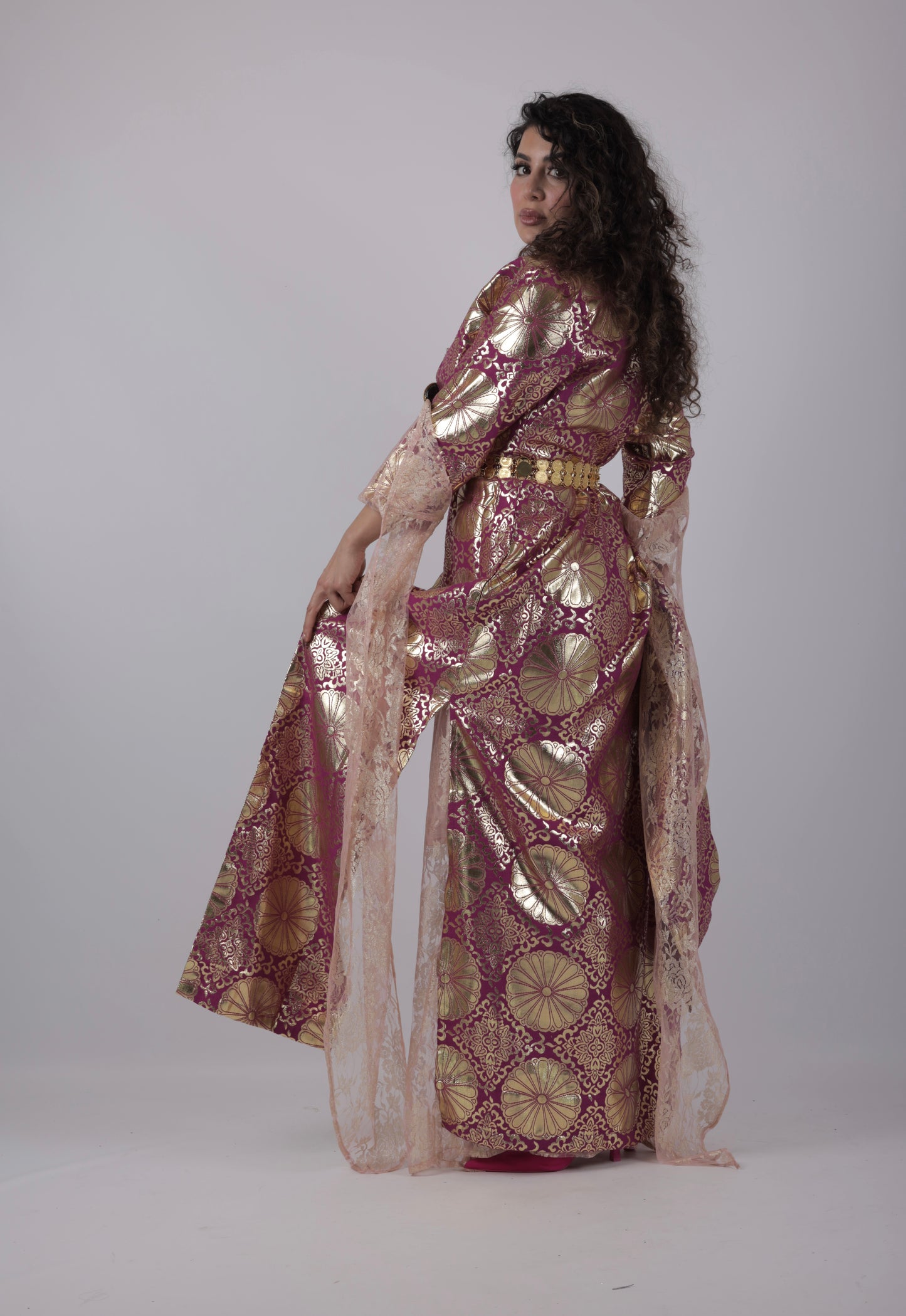 🩷 Hafse Xan – 5-Piece Kurdish Pink Dress Set (Golden, Maroon Off-White)