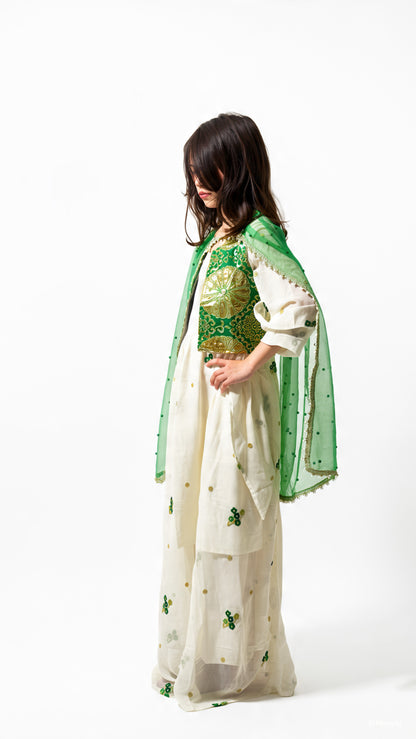 Lavin Green Off white includes 5 items