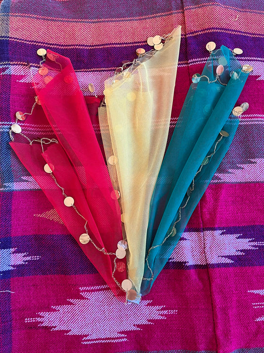 Flag with hand made sequinsKewsan textile and more Kurdish women, Kurdish clothes, Kurdische kleider