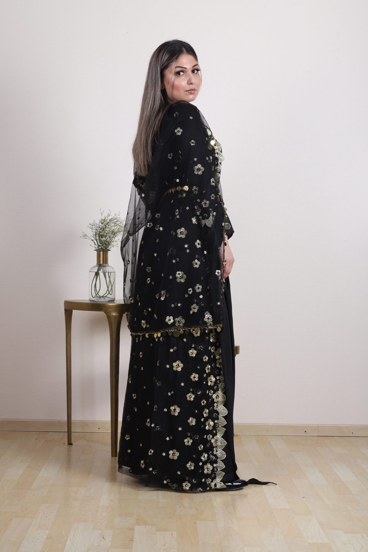 Dilan Design with Kolwane BlackKewsan textile and more Kurdish women, Kurdish clothes, Kurdische kleider