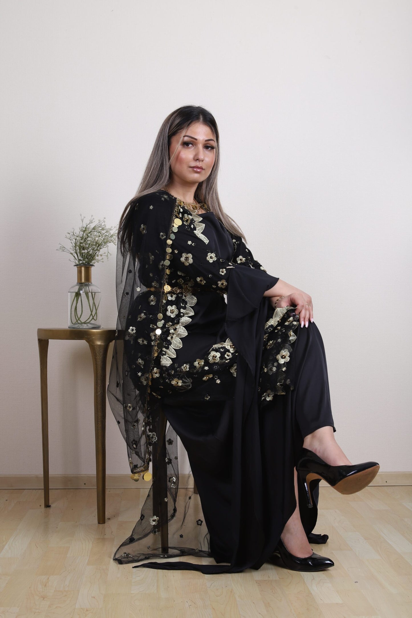 Dilan Design with Kolwane BlackKewsan textile and more Kurdish women, Kurdish clothes, Kurdische kleider