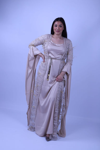 Beige Hand Beaded Pearls and FeathersKewsan textile and more Kurdish women, Kurdish clothes, Kurdische kleider